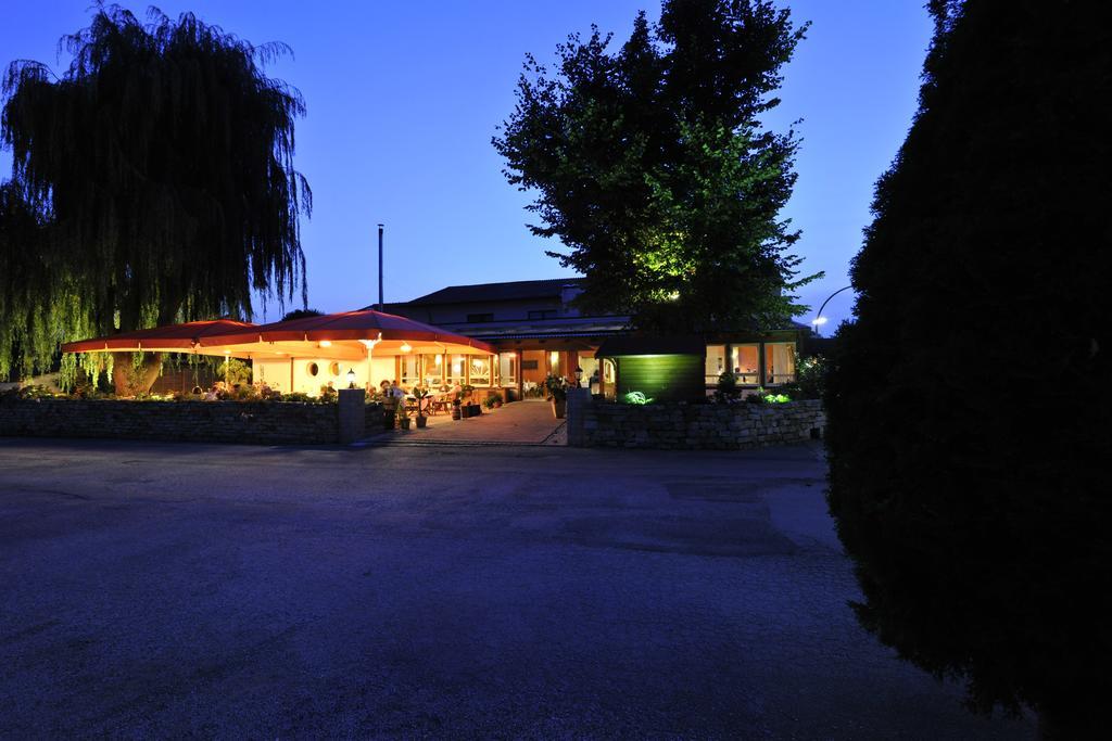 Hotel Dreimaedelhaus Espelkamp-Mittwald Esterno foto