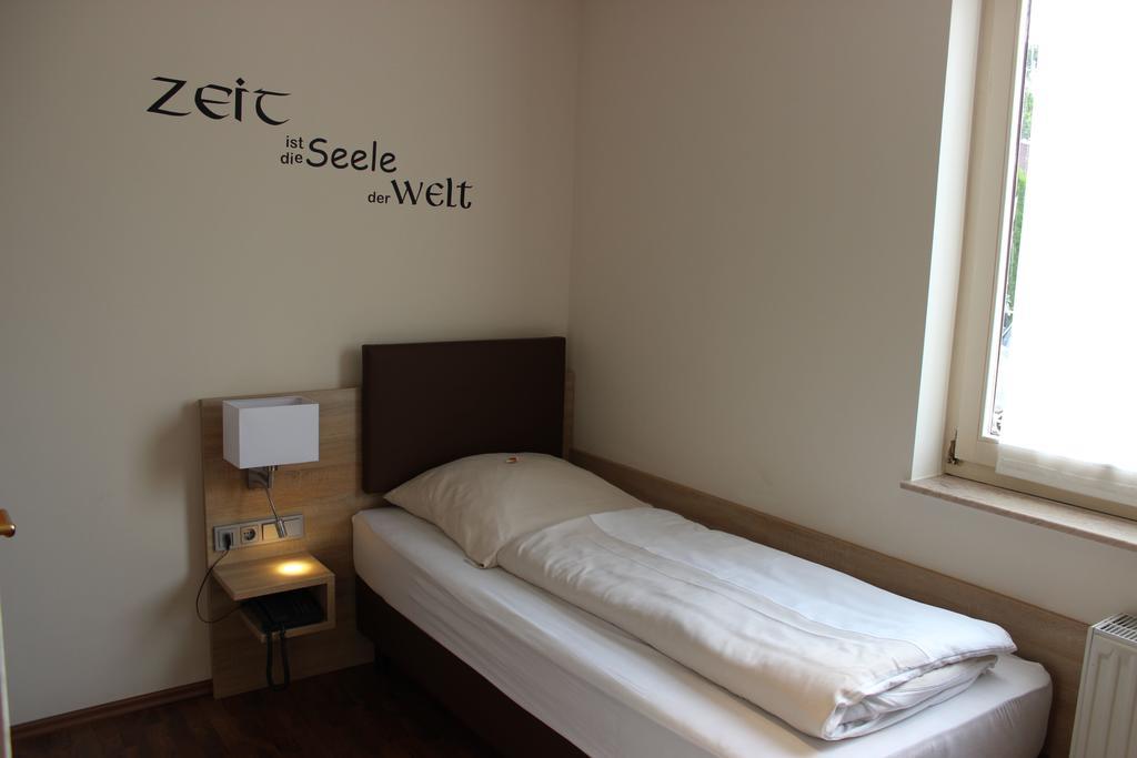 Hotel Dreimaedelhaus Espelkamp-Mittwald Esterno foto