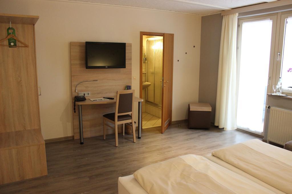 Hotel Dreimaedelhaus Espelkamp-Mittwald Esterno foto