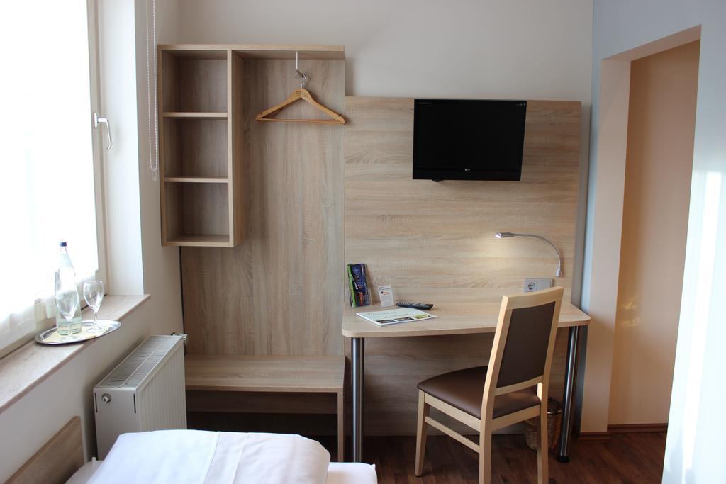 Hotel Dreimaedelhaus Espelkamp-Mittwald Esterno foto